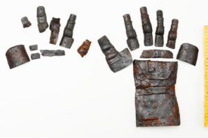 Khám phá găng tay bọc thép thế kỷ 14 ở Lâu đài Kyburg