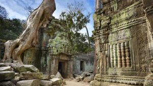 Phát hiện báu vật dưới đống đổ nát ngôi đền ở Campuchia
