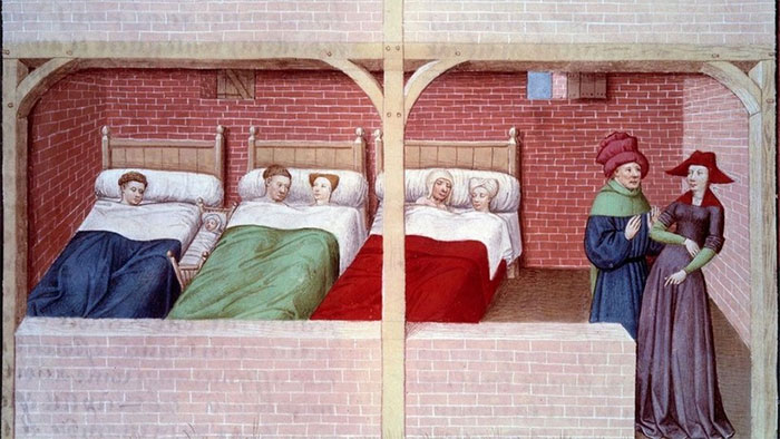 Khám phá phong tục ngủ chung giường thời trung cổ châu Âu