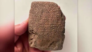 Phát hiện tấm bia tượng hình 3300 năm tuổi của Hittite