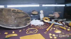 Phát hiện lăng mộ cổ với đồ vật bằng vàng ở Varna
